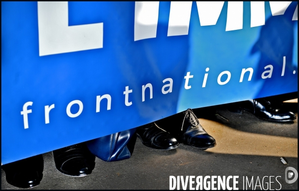 Manifestation anti immigration du FN devant l Assemblée