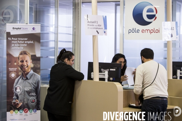 Illustration dans une agence Pôle Emploi à Clichy-sous-Bois