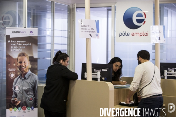Illustration dans une agence Pôle Emploi à Clichy-sous-Bois