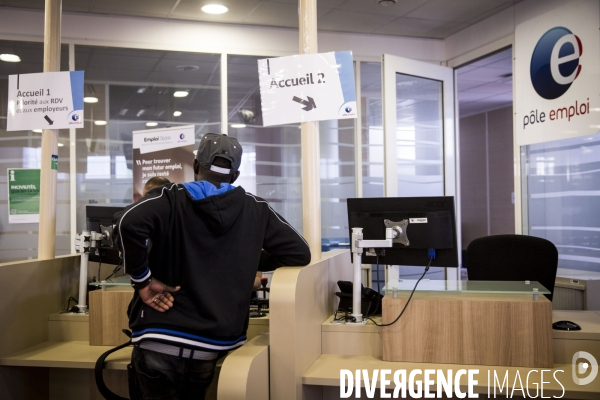 Illustration dans une agence Pôle Emploi à Clichy-sous-Bois
