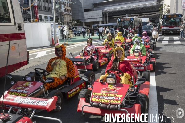 Visiter tokyo en karting habille en mario