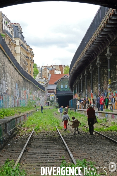 Le Hasard Ludique,ouverture du quai de cette station desaffectee de la Petite Ceinture