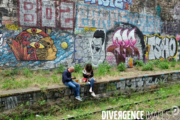 Le Hasard Ludique,ouverture du quai de cette station desaffectee de la Petite Ceinture