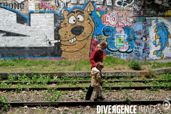 Le Hasard Ludique,ouverture du quai de cette station desaffectee de la Petite Ceinture