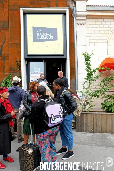 Le Hasard Ludique,ouverture du quai de cette station desaffectee de la Petite Ceinture