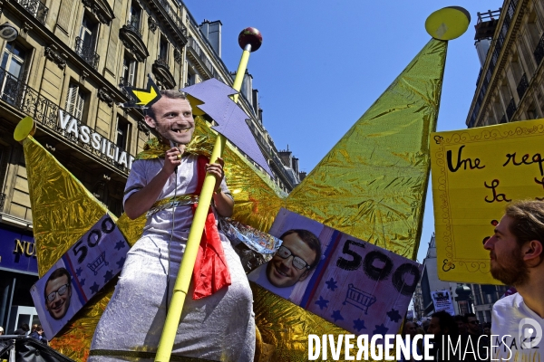 Protestation contre Le Président Emmanuel Macron.  Protest against President Emmanuel Macron.