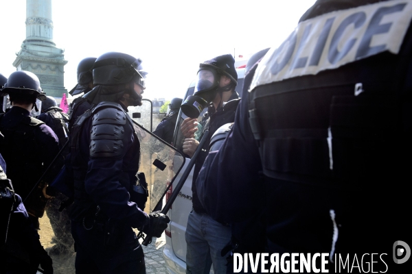 Protestation contre Le Président Emmanuel Macron.  Protest against President Emmanuel Macron.