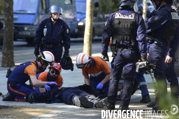 Protestation contre Le Président Emmanuel Macron.  Protest against President Emmanuel Macron.