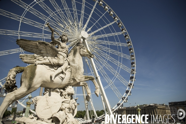 Les derniers tours de la grande roue installée place de la Concorde