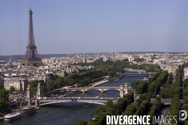 Les derniers tours de la grande roue installée place de la Concorde