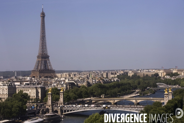 Les derniers tours de la grande roue installée place de la Concorde