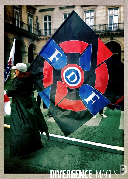 Défilé de La Dissidence Française pour rendre hommage à Jeanne d Arc