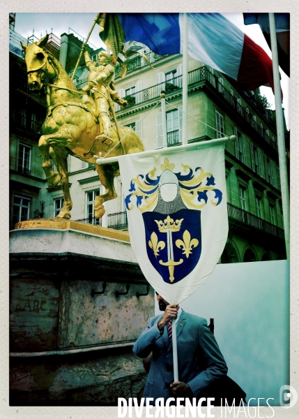 Défilé du Parti Nationaliste Français pour rendre hommage à Jeanne d Arc