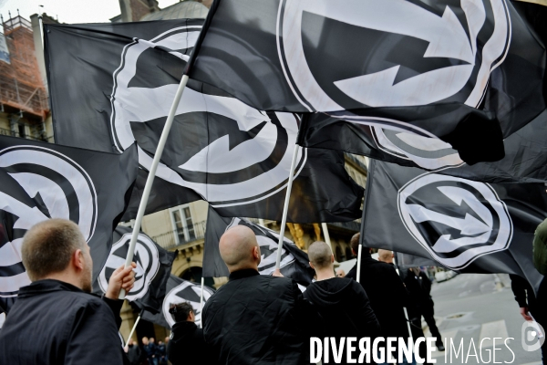 Défilé de La Dissidence Française pour rendre hommage à Jeanne d Arc