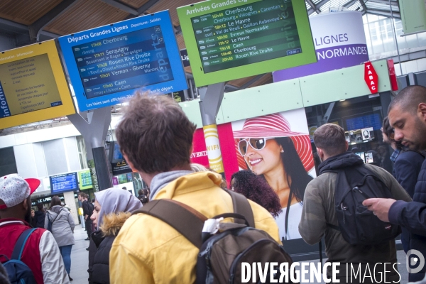 Usagers de la ligne Paris Rouen Le Havre pendant les grèves SNCF