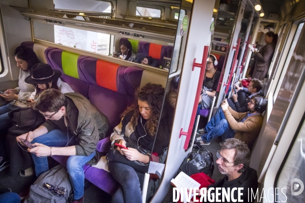 Usagers de la ligne Paris Rouen Le Havre pendant les grèves SNCF