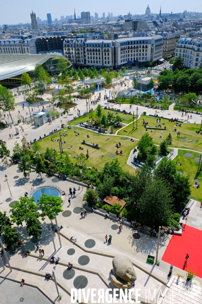 Après dix ans de travaux, les Halles retrouvent leur place  au coeur de Paris.