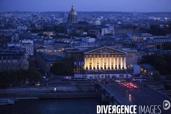 Derniers tours pour la grande roue de Paris sur la place de La Concorde.