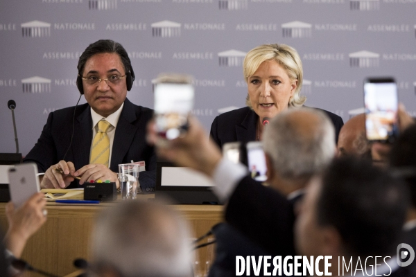 Conférence de presse de Marine LE PEN sur l islam radical en France