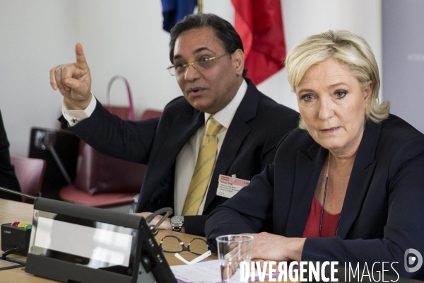 Conférence de presse de Marine LE PEN sur l islam radical en France