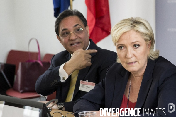 Conférence de presse de Marine LE PEN sur l islam radical en France