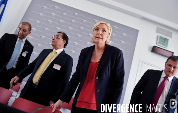 Conference de presse de Marine Le Pen avec Abderrahim Ali