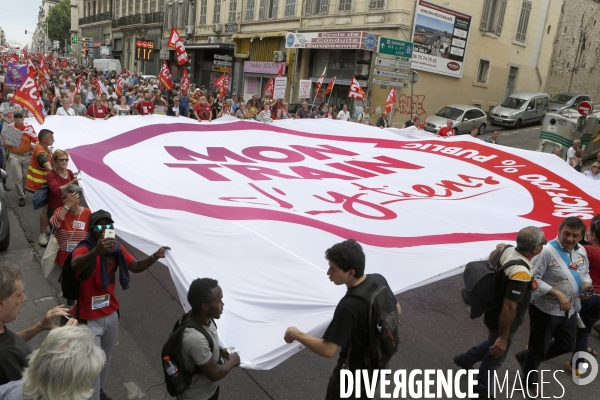 Marée humaine à Marseille