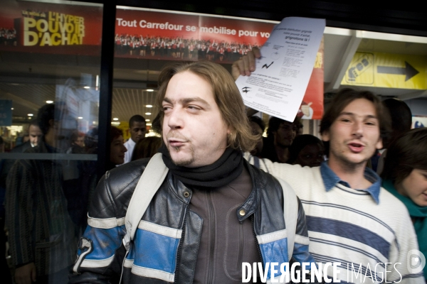 Action de l Appel et la Pioche au Carrefour de Saint-Denis Basilique