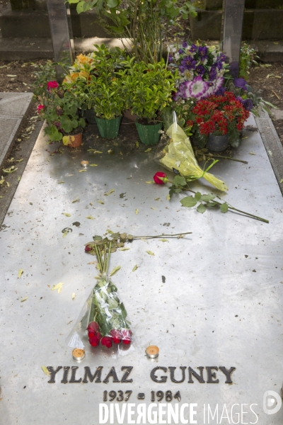 Les tombes  people  du pere lachaise