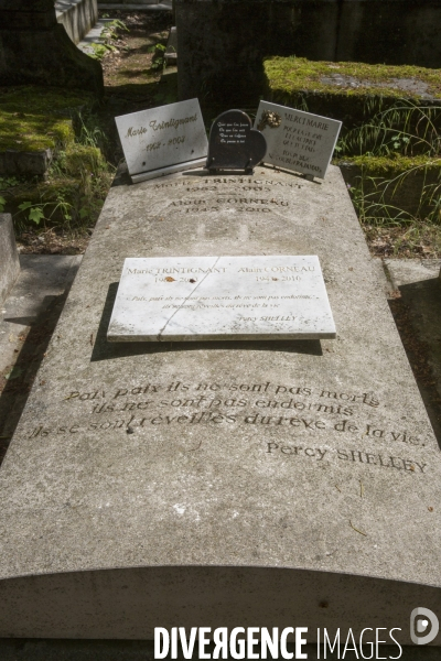 Les tombes  people  du pere lachaise