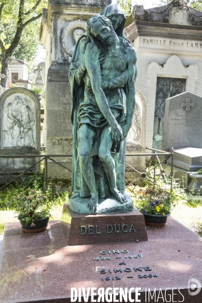 Les tombes  people  du pere lachaise