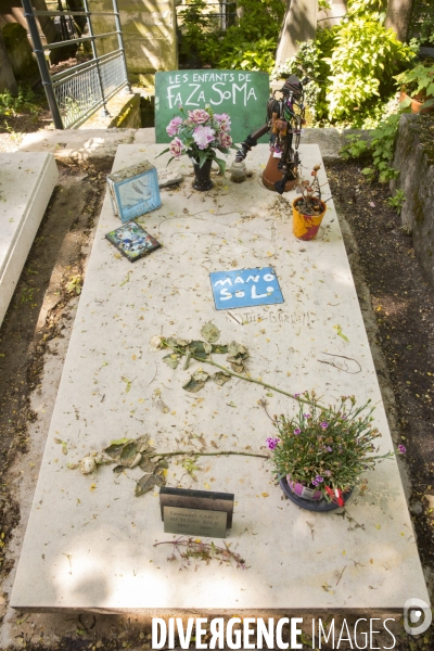 Les tombes  people  du pere lachaise