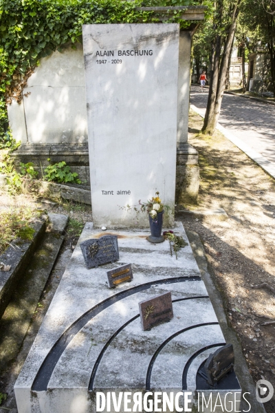 Les tombes  people  du pere lachaise