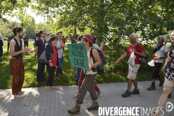 Confluence des deux marches citoyennes Tous cobayes et Solidaire des migrants à Lyon