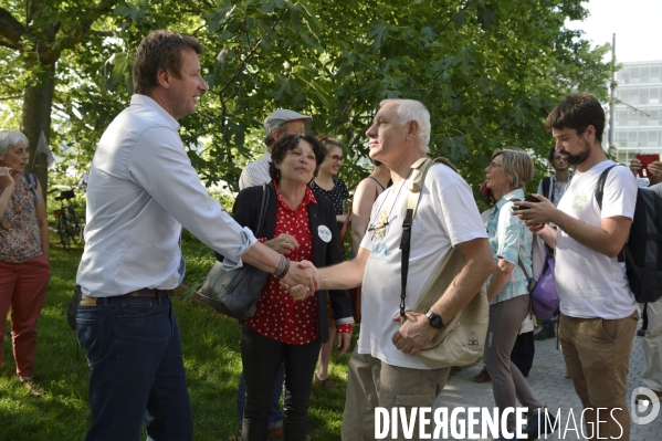 Confluence des deux marches citoyennes Tous cobayes et Solidaire des migrants à Lyon