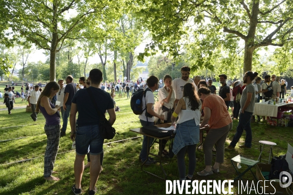 Confluence des deux marches citoyennes Tous cobayes et Solidaire des migrants à Lyon