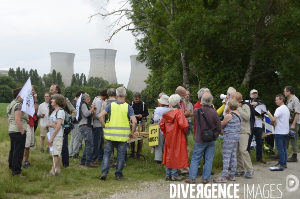 Tous Cobayes , marche antinucléaire Vérité et Justice pour la santé environnementale à la centrale du Bugey