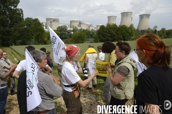 Tous Cobayes , marche antinucléaire Vérité et Justice pour la santé environnementale à la centrale du Bugey