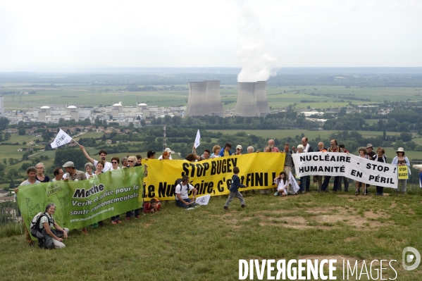 Tous Cobayes , marche antinucléaire Vérité et Justice pour la santé environnementale à la centrale du Bugey