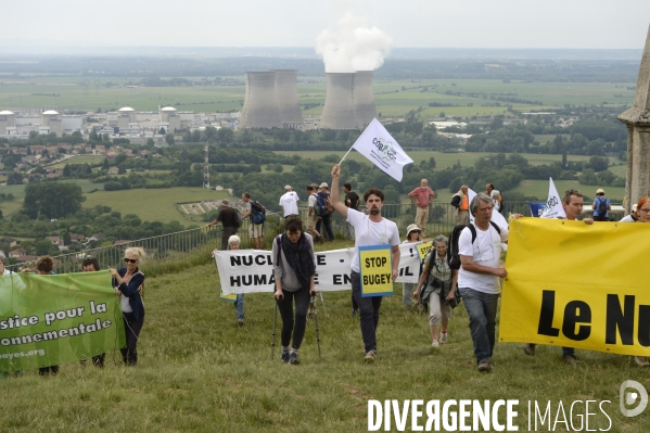 Tous Cobayes , marche antinucléaire Vérité et Justice pour la santé environnementale à la centrale du Bugey