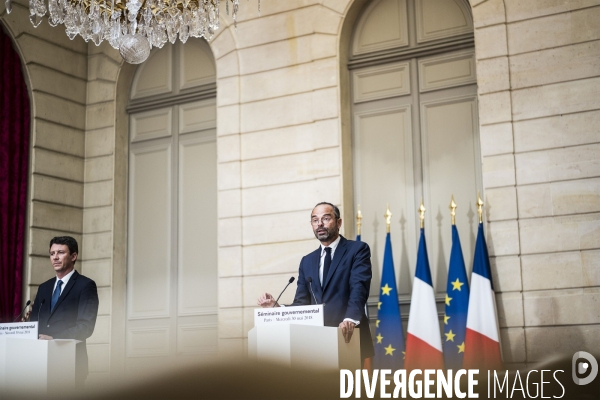 Séminaire gouvernemental au palais de l Elysée.