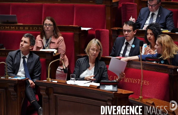 Examen du projet de loi sur la lutte contre les fausses informations