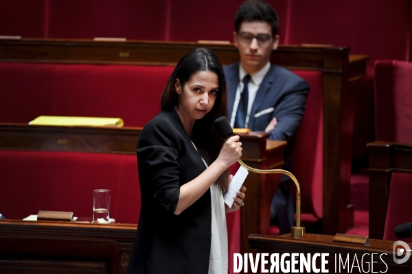 Examen du projet de loi sur la lutte contre les fausses informations