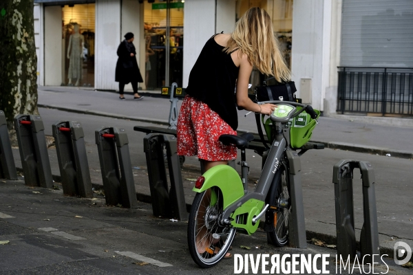 Vélib Métropole, Vélo en libre-service à Paris. Velib Metropole self-service public bicycle rental.