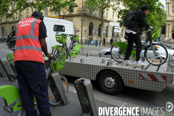 Vélib Métropole, Vélo en libre-service à Paris. Velib Metropole self-service public bicycle rental.