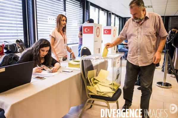 Elections Turquie. Bureau de vote du consulat Turc à Strasbourg