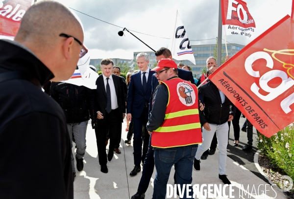 Deplacement de Bruno Le Maire au siège du groupe ADP