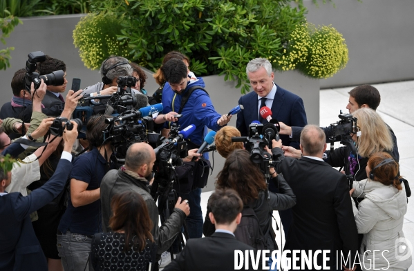 Deplacement de Bruno Le Maire au siège du groupe ADP