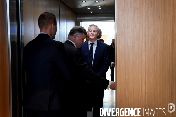 Deplacement de Bruno Le Maire au siège du groupe ADP