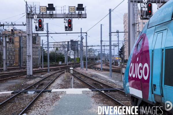 Illustration sur les trains OUIGO de la SNCF.